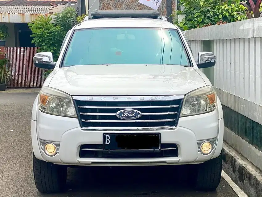 Ford Everest XLT LMTD 2.5 AT 2010