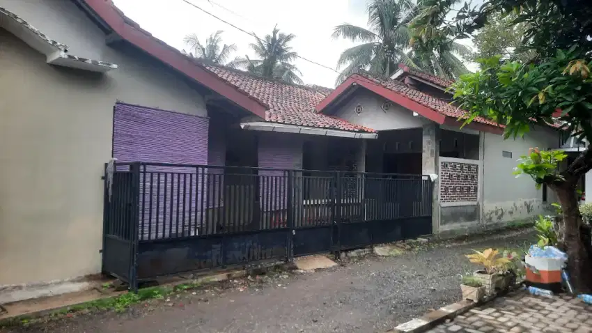 Dijual rumah+5kamar kost(kamar mandi dalam)