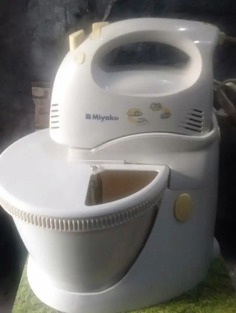 Mixer wadah 2 kocokan telur