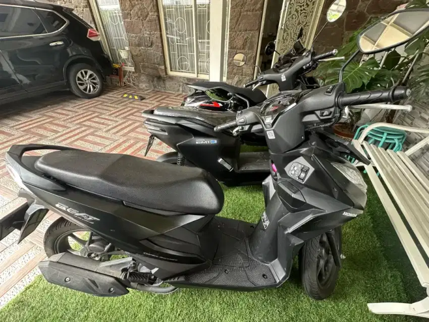 Di jual motor beat tahun 2022 warna hitam