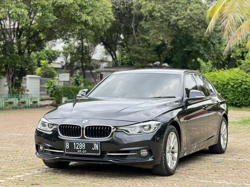 Forsale Bmw 320i Lci pemakaian 2017