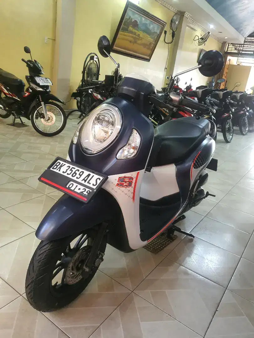 New Scoopy F1 Fashion 2024 Mesin Mentah-Odomtr 8.000 KM-plaza motor