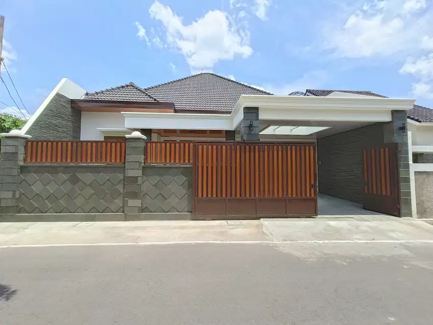 Rumah mewah sumber Banjarsari solo kota dijual cepat