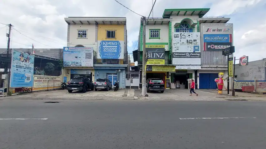 Kos2an Ramai dan Strategis pinggir jalan raya tole iskandar Depok