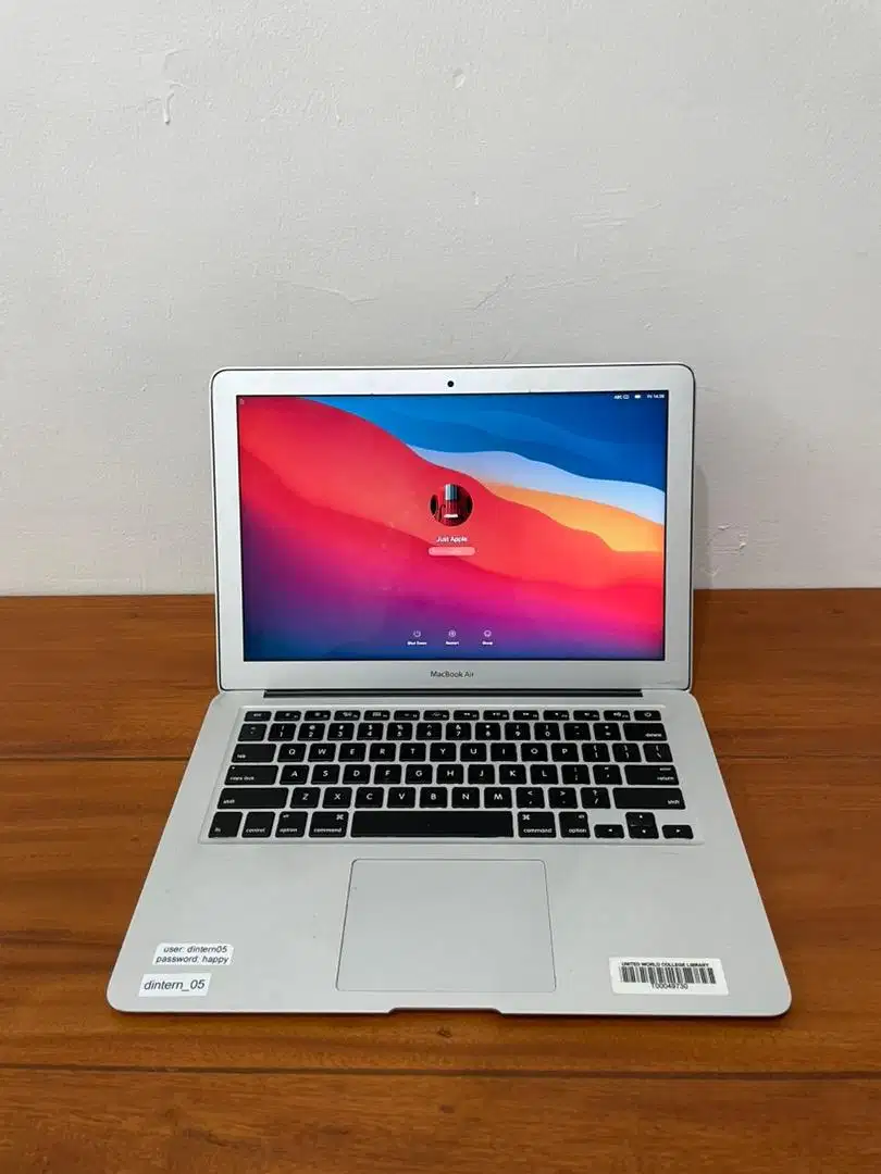 MACBOOK AIR 2017 RAM 8 GB SSD 128 GB SECOND ORIGINAL