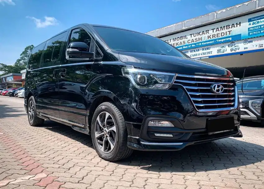 HYUNDAI H-1 ROYALE 2.5 DIESEL AT 2020