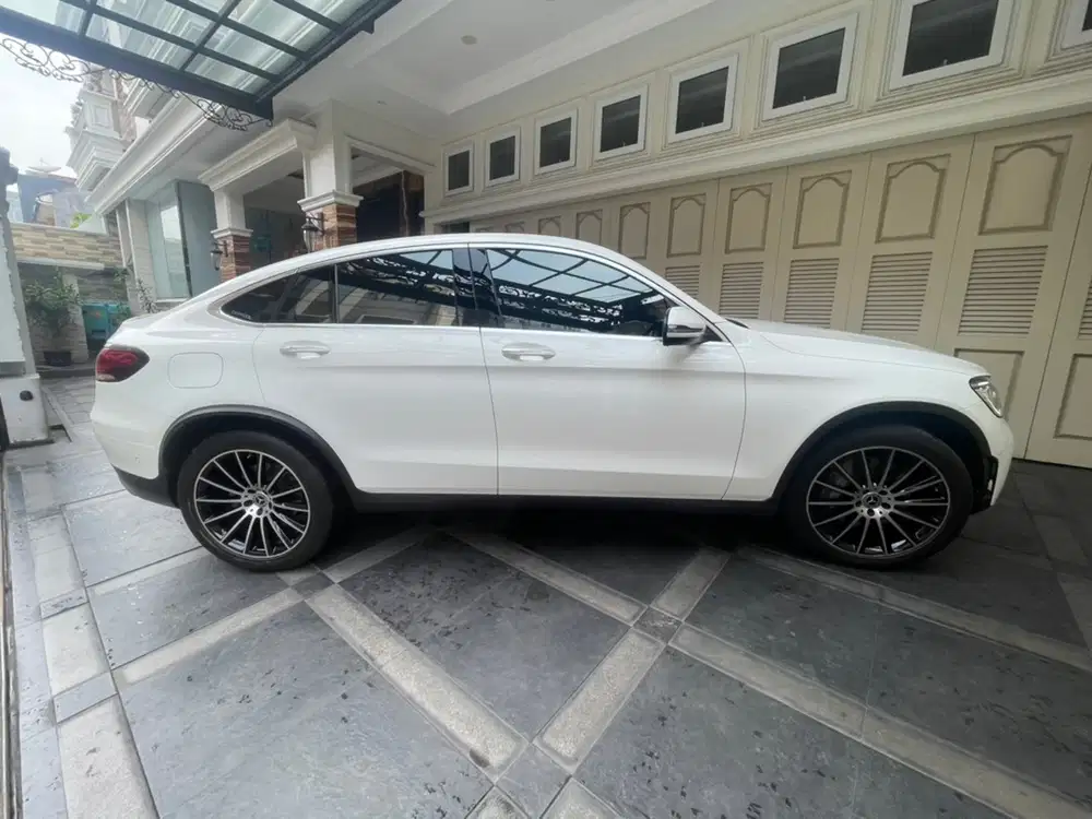 Mercedes-Benz GLC300 2022 Bensin