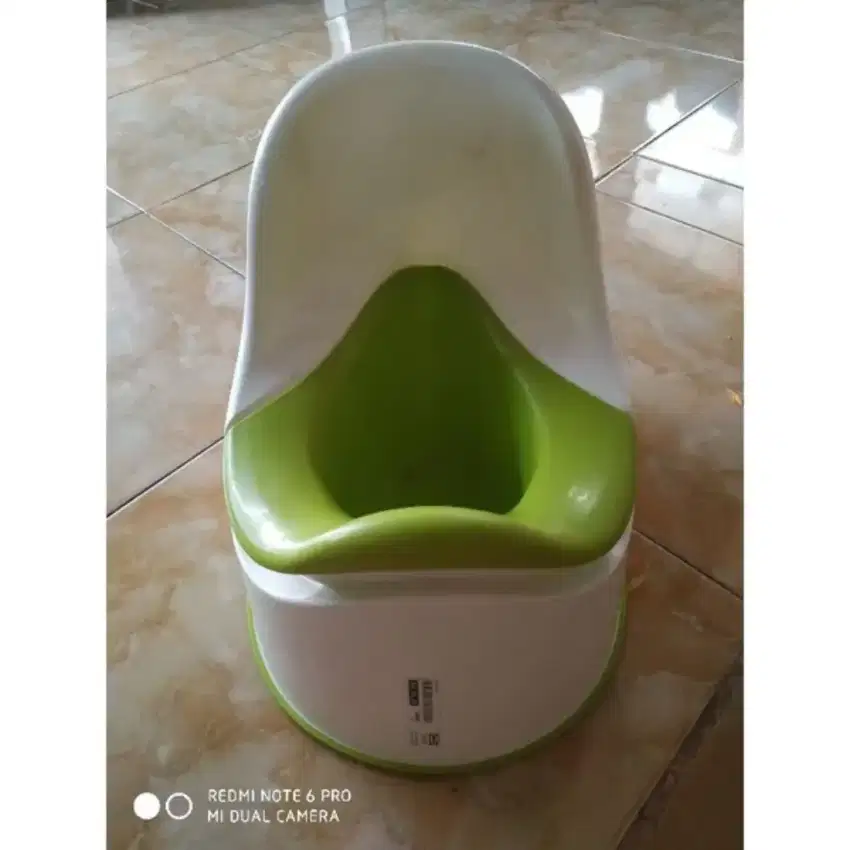 Toilet anak lucu