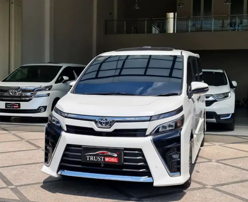 LOW KM 40 RB!! TOYOTA VOXY SUNROOF ELECTRIC SLIDING DOOR 2019 PK 2020