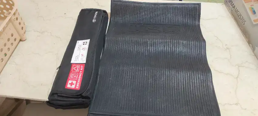 emergency kit toyota ori belum pernah di pakai