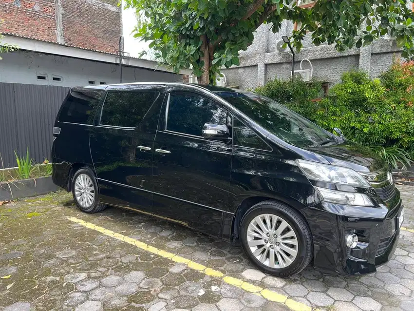 Toyota Alphard Vellfire