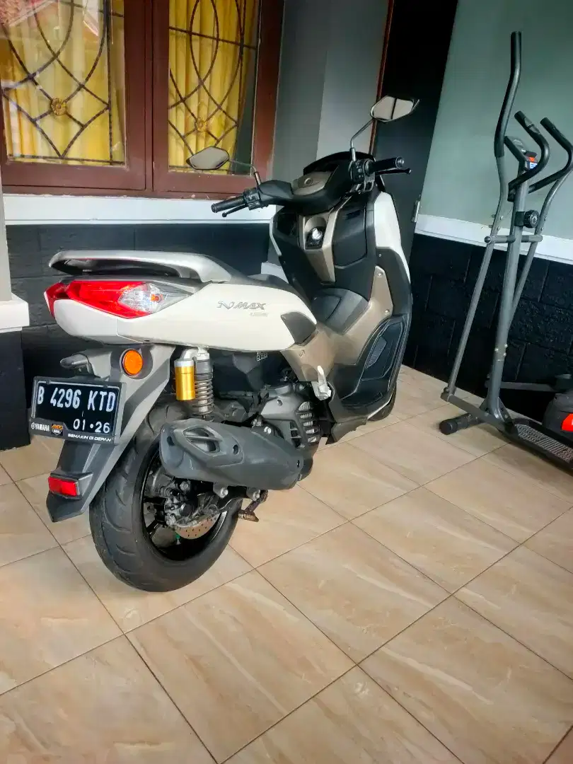 NMAX abs 155 warna putih tahun 2021