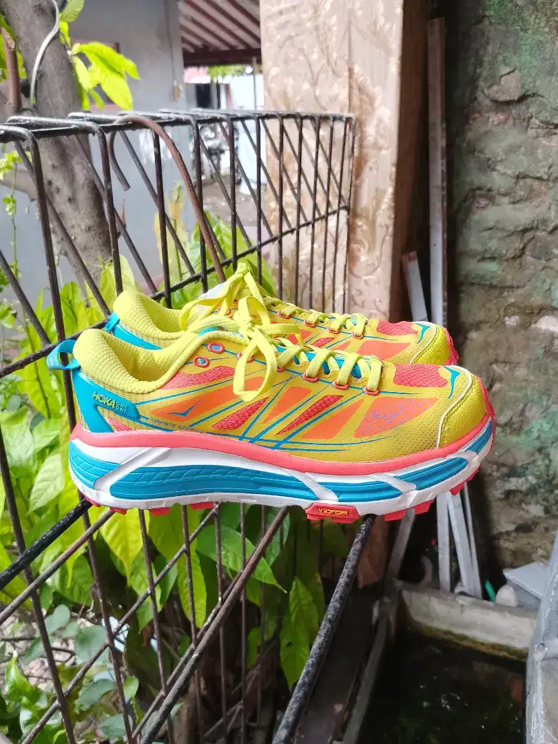 Sepatu sporty HOKA