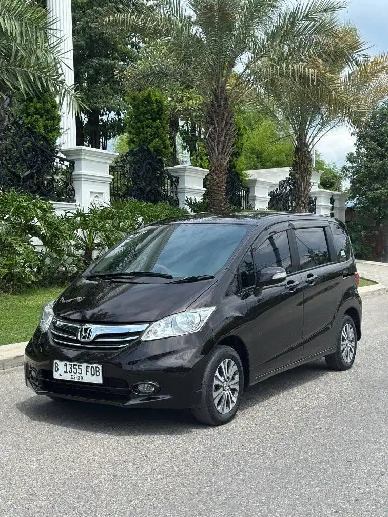 Honda Freed PSD Matic 2013 Dp 15jt