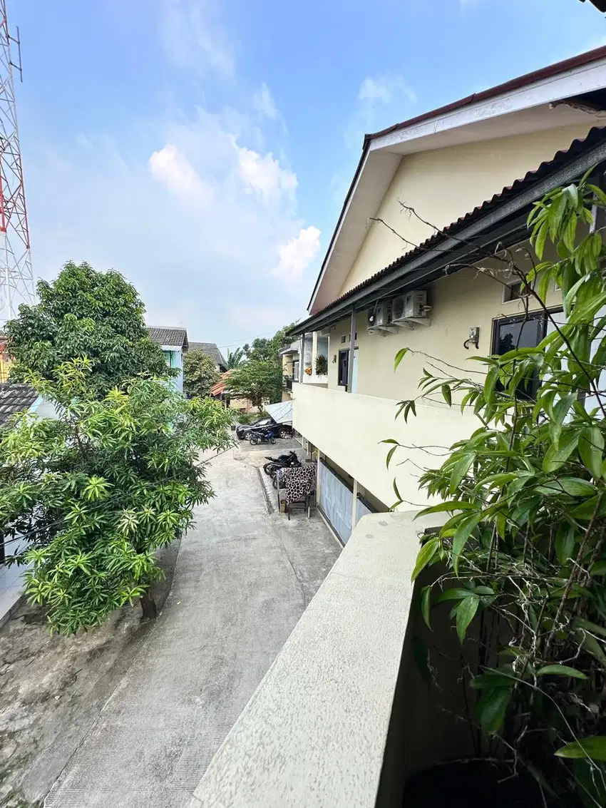 Kost bebas banjir dkt Pakuwon Mall Bekasi dgn Air Panas, parkir luas