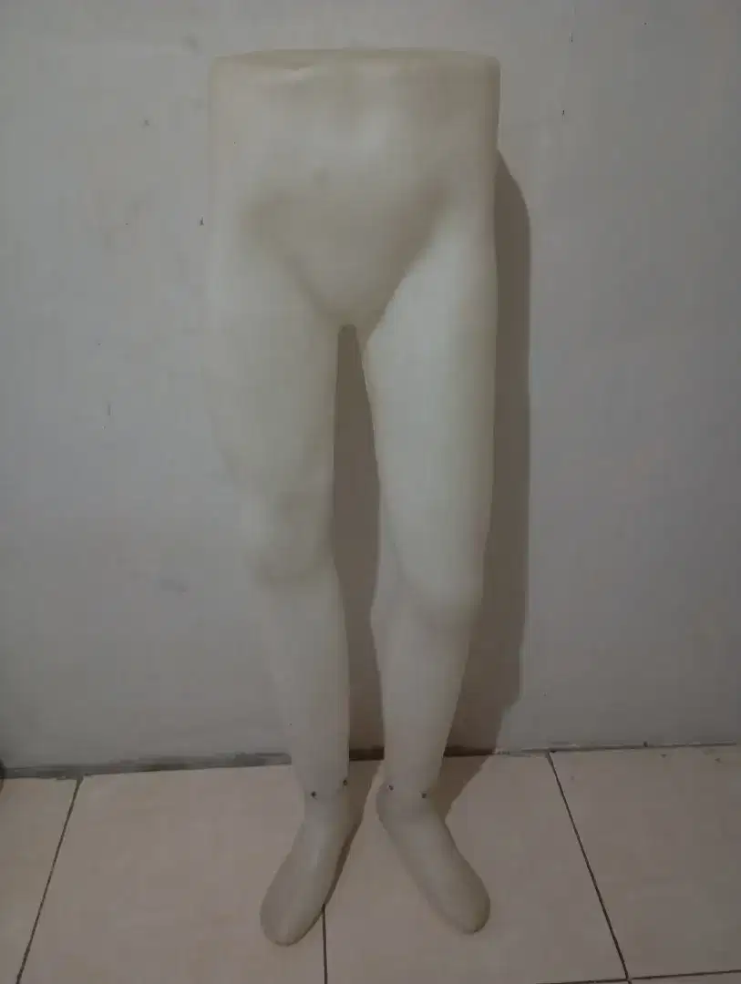 Patung manekin kaki model pria