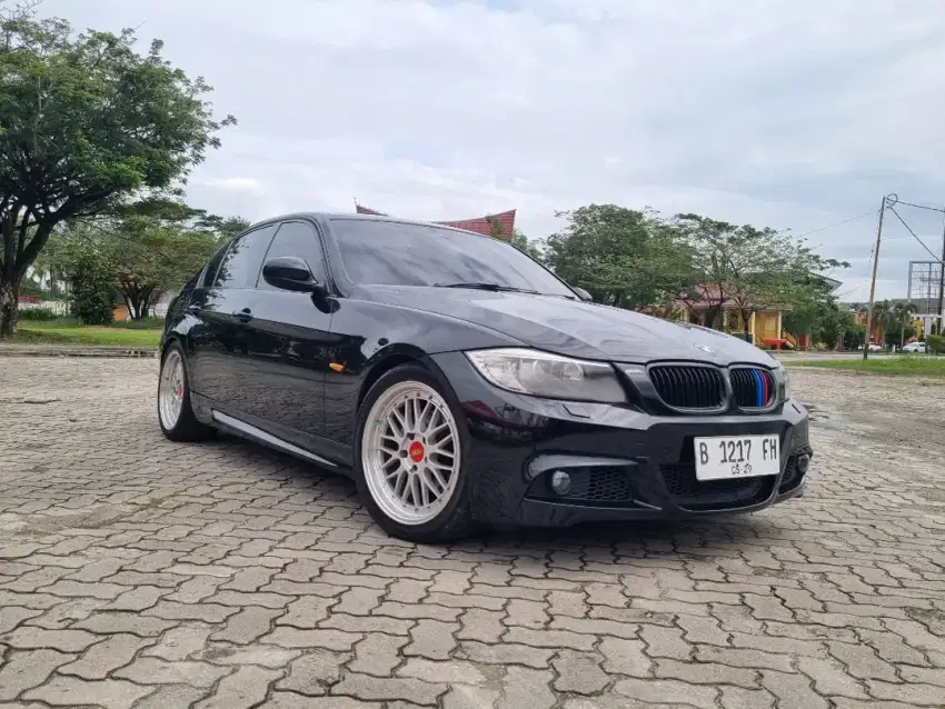 BMW 320i preice facelift TH 2010 KM 92 ribu