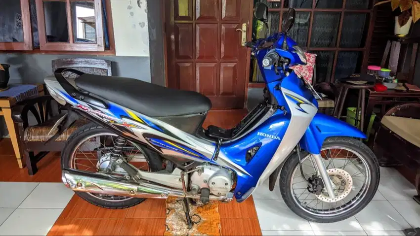 HONDA KARISMA X 125 KHARISMA 2004 DOESN'T SUPRA JUPITER