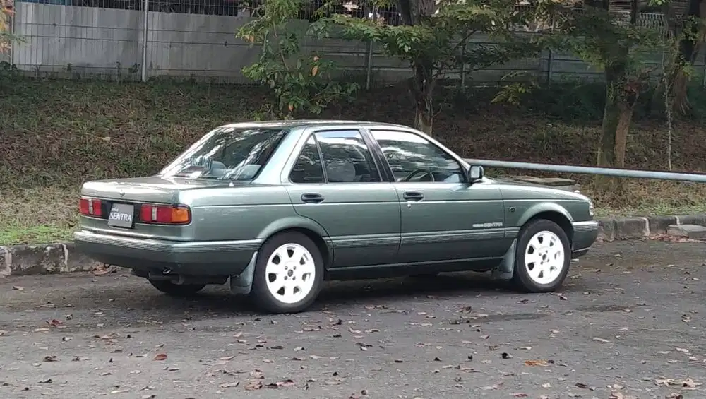 Di Jual Nissan Sentra Genesis B13, Build Up Jepang, Original, th 90'