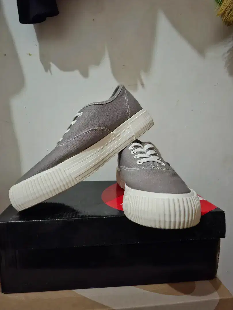 Sepatu Airwalk Grey