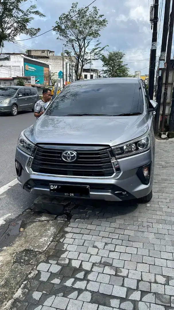 Kijang Innova V 2.4 Diesel AT