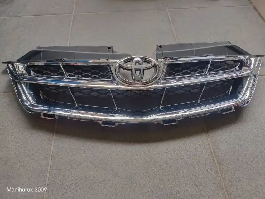 Gril bumper depan Avanza type G