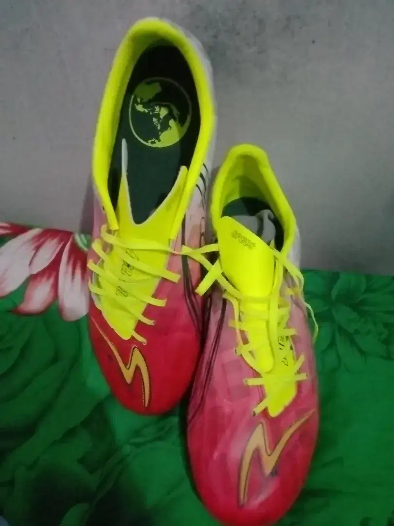 Di jual Sepatu Bola specs