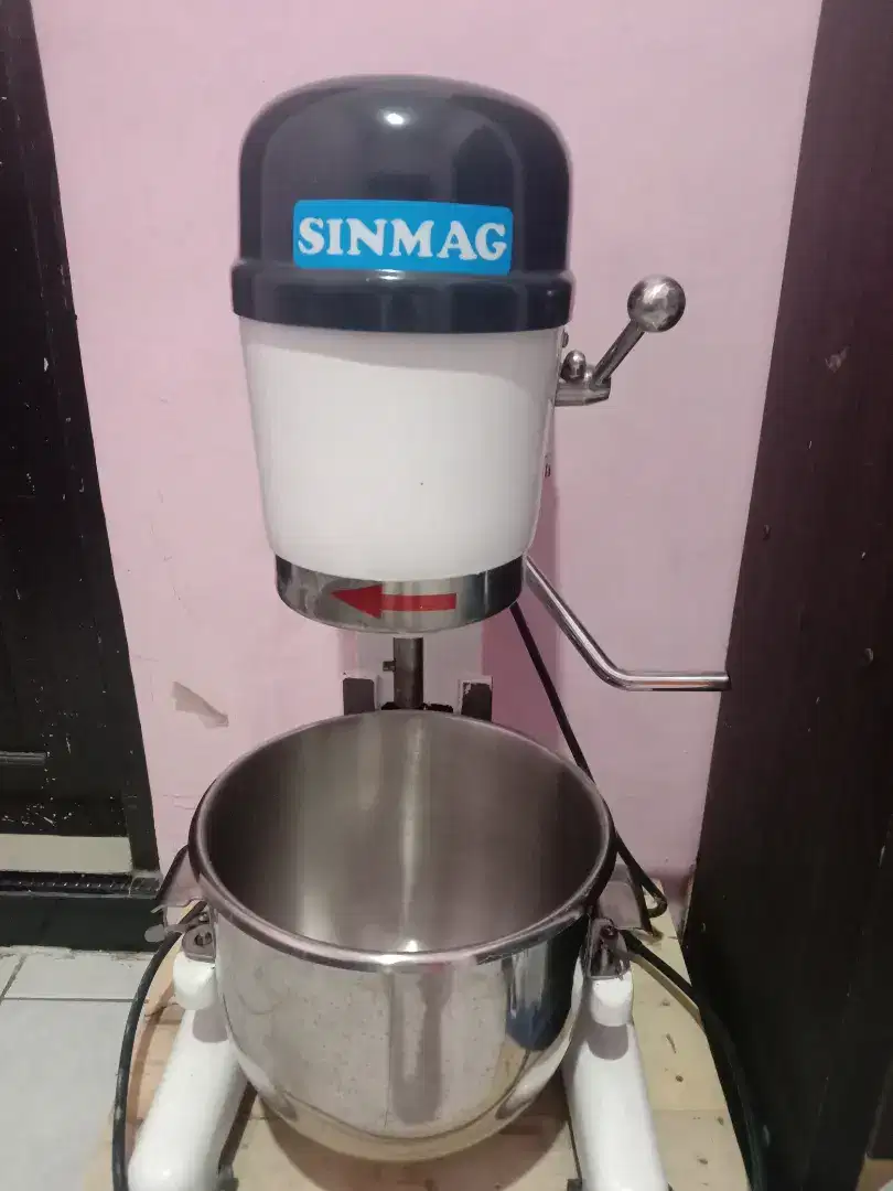 Mixer Sinmag ukuran 10 liter