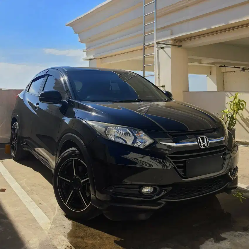 Honda HRV 2016 Hitam CVT