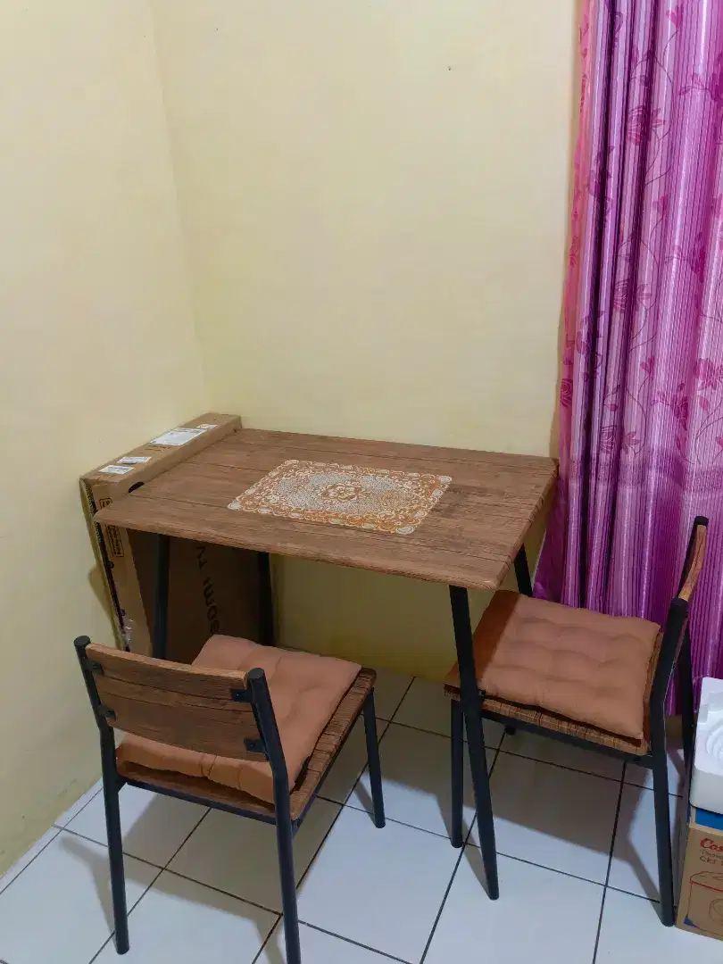 Meja Makan 2 bangku