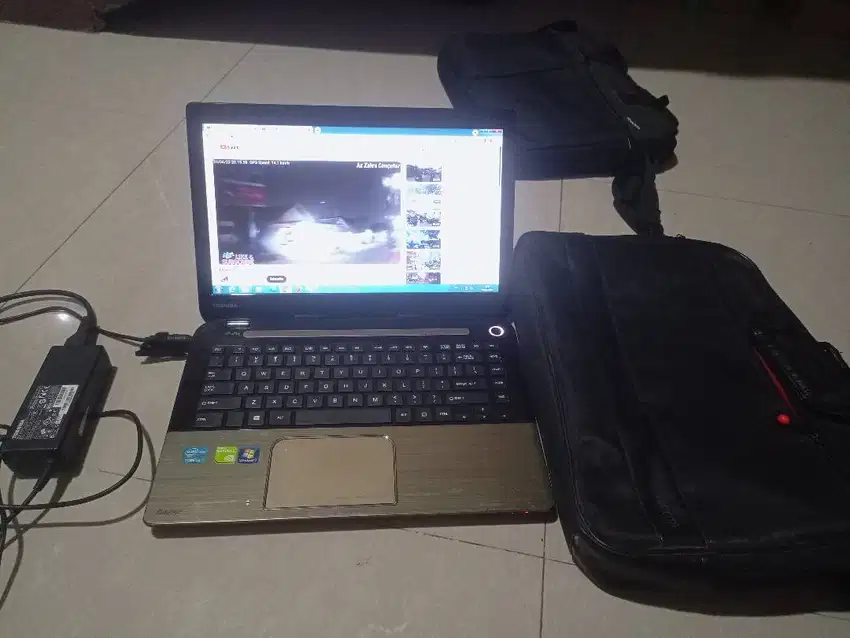 Toshiba Satellite L40-A Intel Core i3