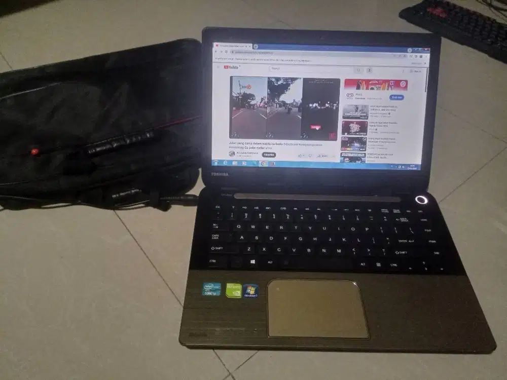 Toshiba Satellite L40-A Intel Core i3