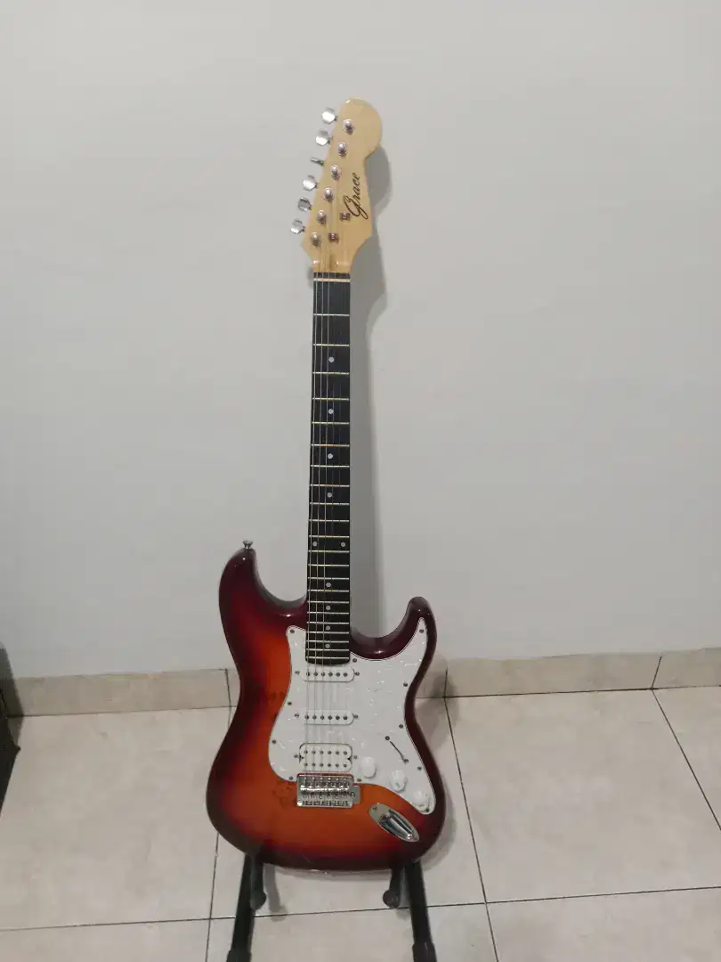 Gitar listrik Grace Stratocaster, Like New