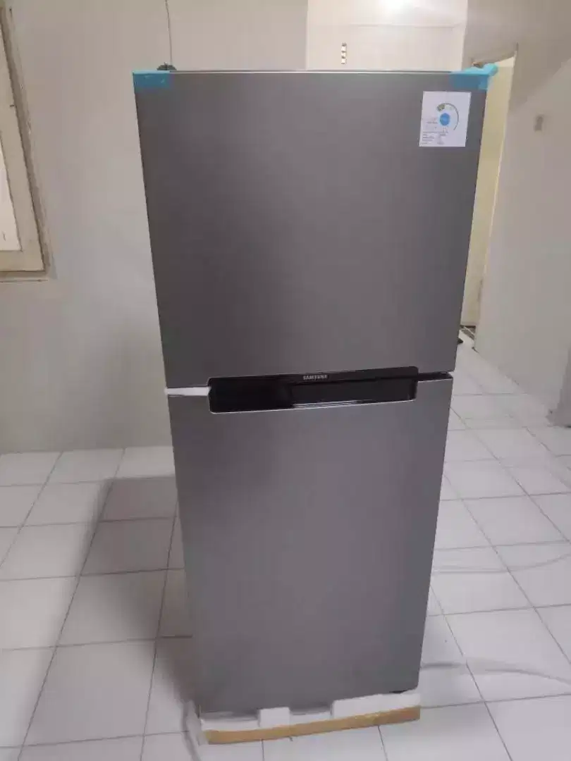 KULKAS SAMSUNG REGIFATOR 2 PINTU SPECIAL EDITION HADIAH DARI KANTOR