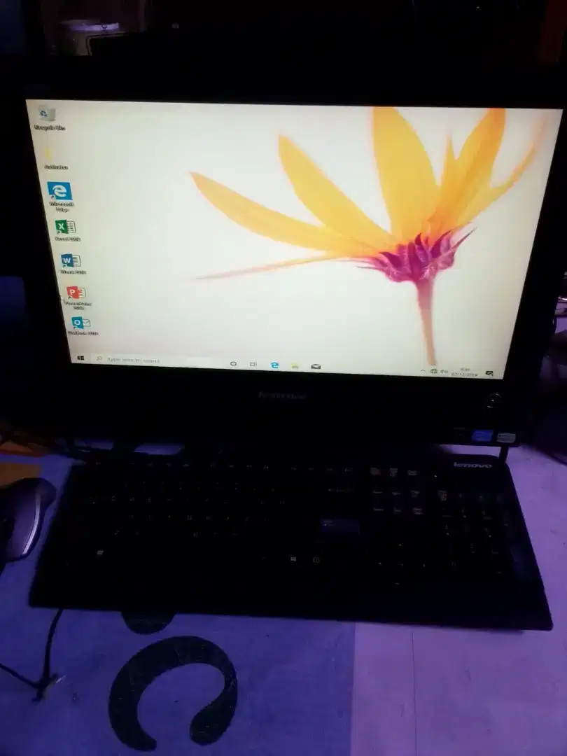 PC Lenovo thinkCentre all in one core i5 layar 22inch