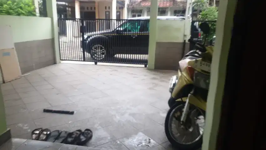 Villa Bintaro rumah murah halaman belakang luas dekat kolam renang