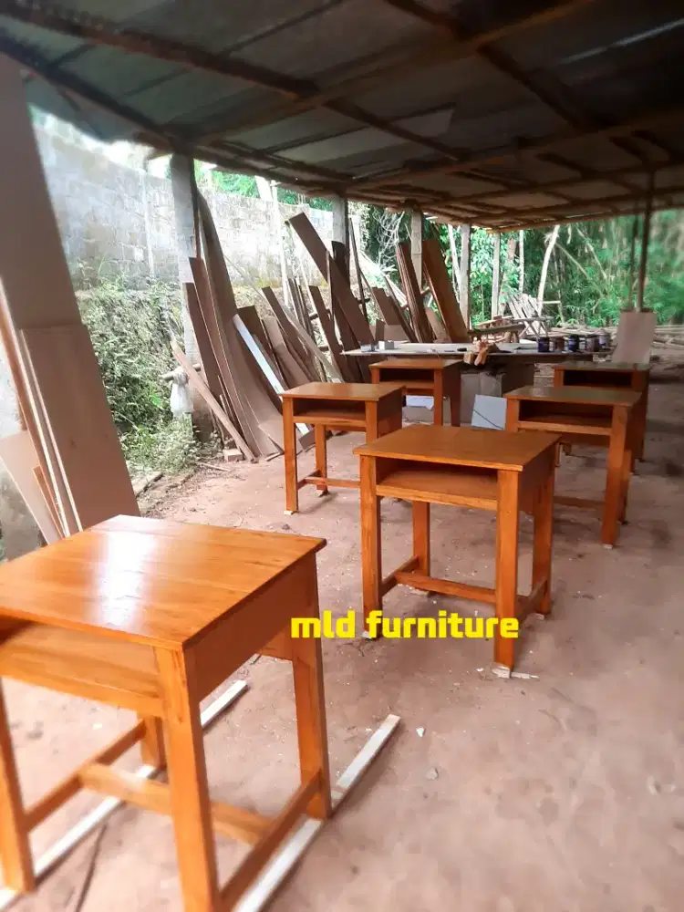 Meja kursi sekolahan