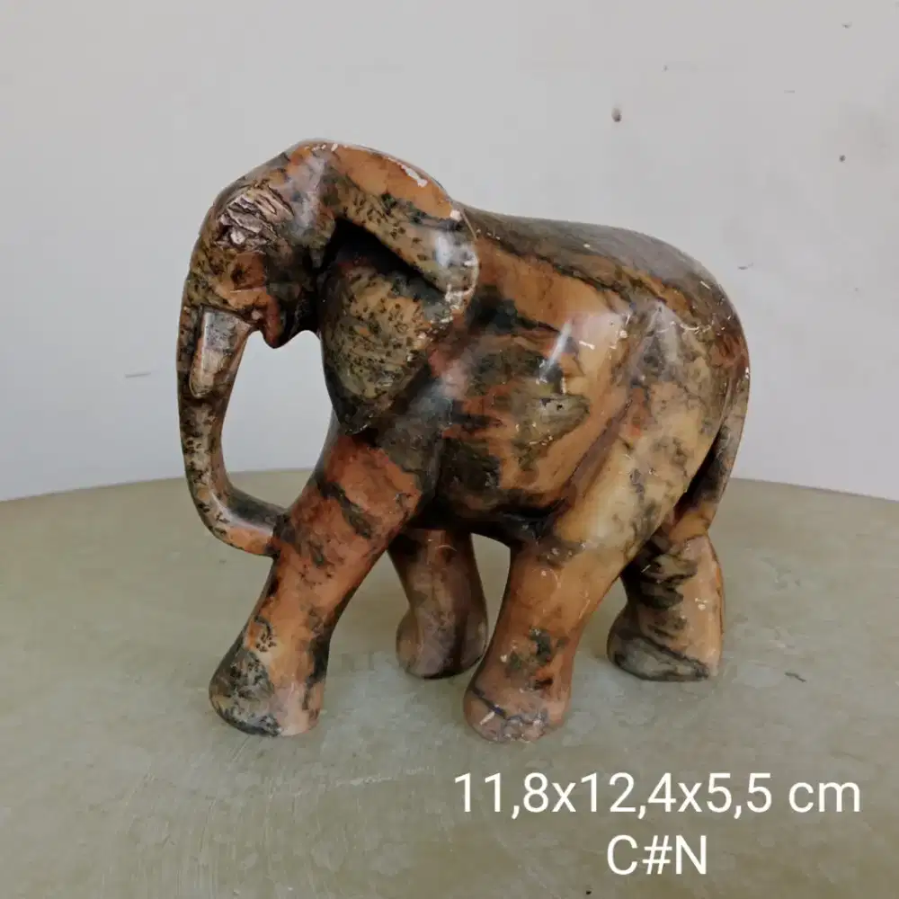 Pajangan batu agate, patung gajah