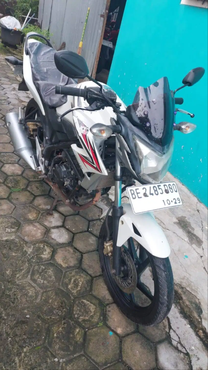 HONDA CB150R 2013