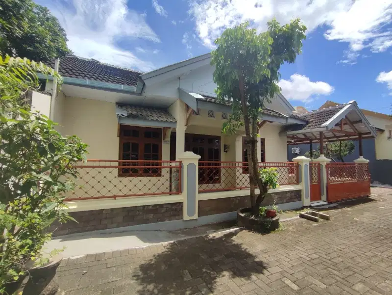 Dijual rumah siap huni di kawasan perumahan Elite Jember