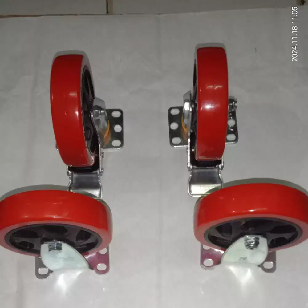 Roda PU 5 inch Warna Merah Per Set Terdiri Dari 2 Roda Hidup + 2 Mati