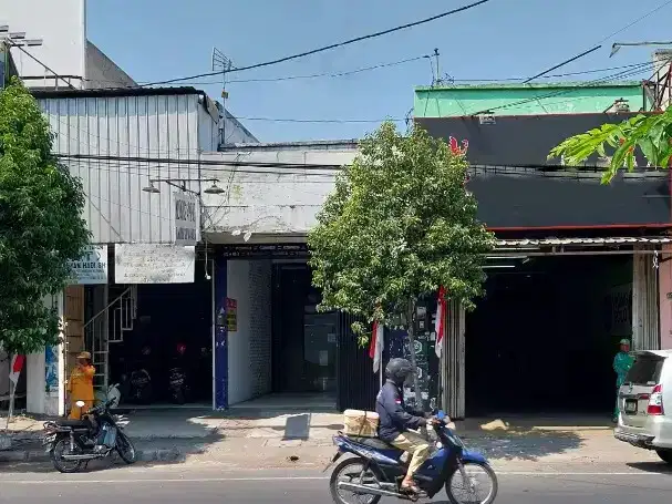 Properti Strategis di Jalan Utama Kota Jombang, Siap Usaha