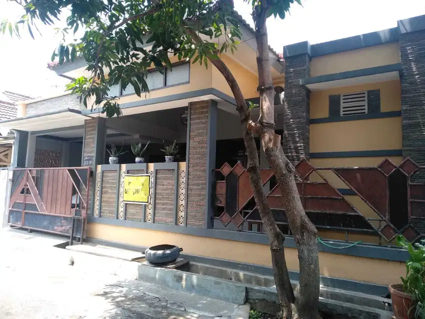 Rumah sewa nyaman aman furnished di fajar indah