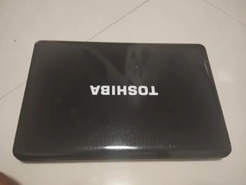 Di jual laptop Toshiba Intel Core i3