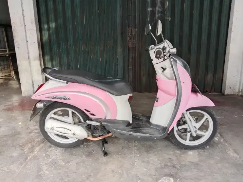 Scoopy karbu tahun 2011 lengkap orisinil