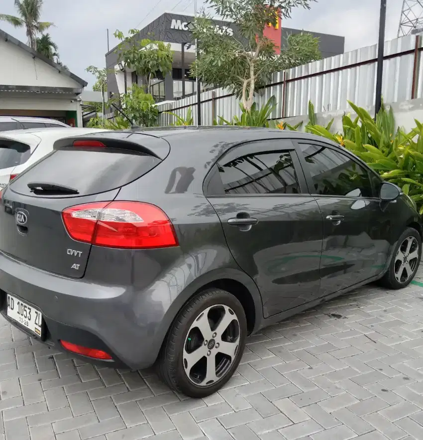 Dijual KiA RIO automatic ADtgn1