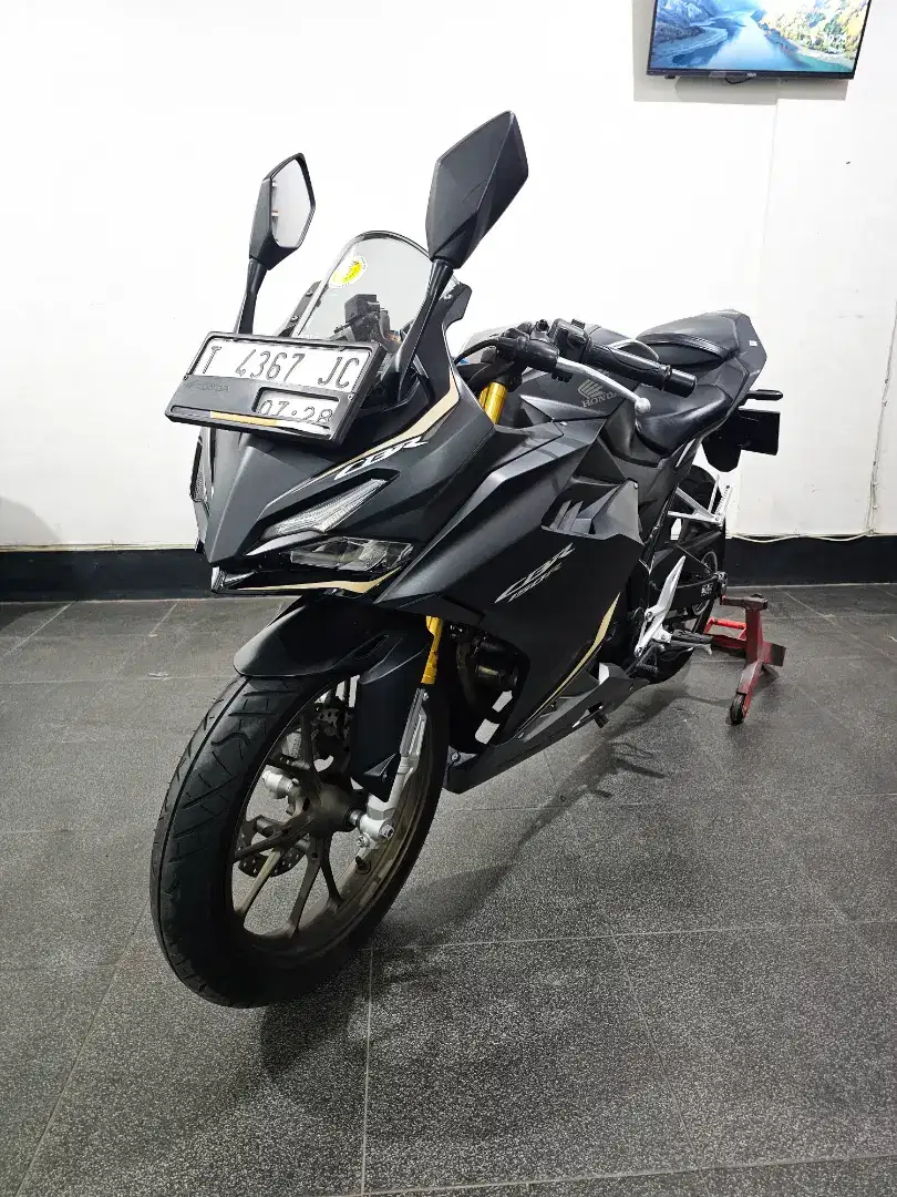 Cbr 150 r new hitam doff non abs mulus