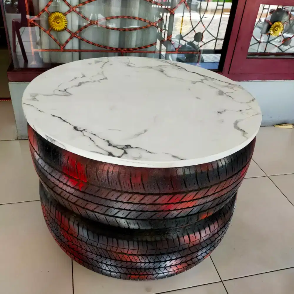 Meja bundar modifikasi dari ban bekas