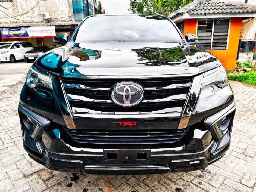 TOYOTA FORTUNER 2.4 VRZ TRD DIESEL AT 2020 MATIC LIKE NEW