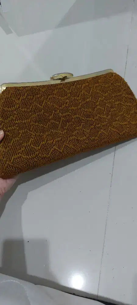 Dompet antik mewah